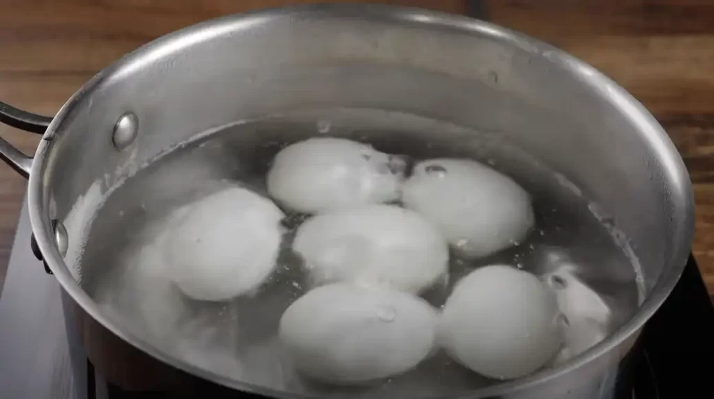 boiling eggs 